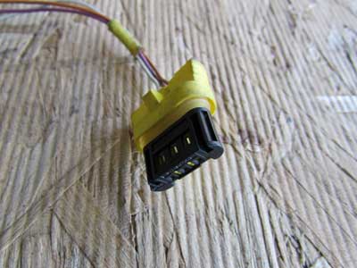 BMW Yellow / Black Connector with Pigtail 83736422